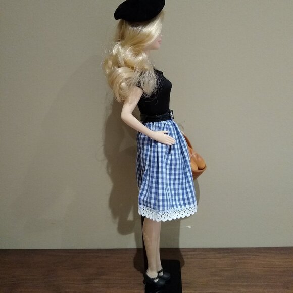 Mint 2012 Barbie Passport Dolls of the World – France - Picture 5 of 6